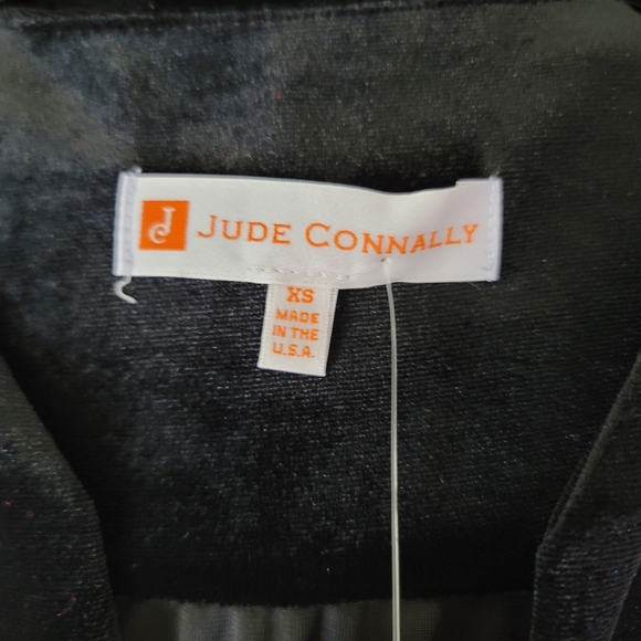 Jude Connally Kerry Stretch Velvet Split Round Neck 3/4 Bell Sleeve Shift Dress - Picture 9 of 12